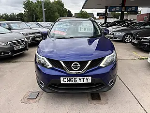Used 2016 Nissan Qashqai Tekna Blue - Interior and Exterior details 8