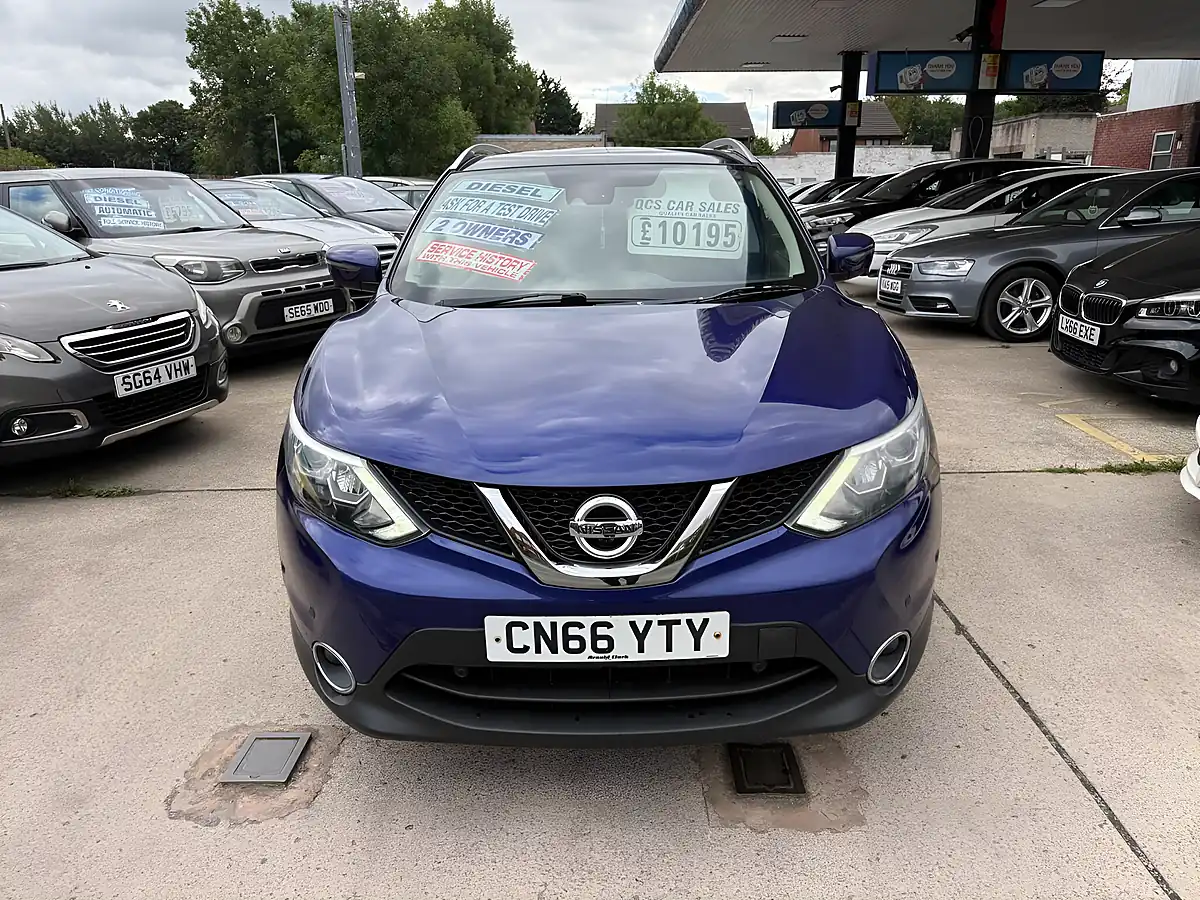 Used 2016 Nissan Qashqai Tekna Blue - Interior and Exterior details 8