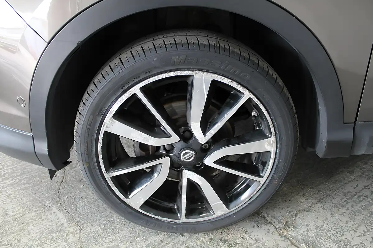 Used 2016 Nissan Qashqai Tekna Bronze - Interior and Exterior details 20