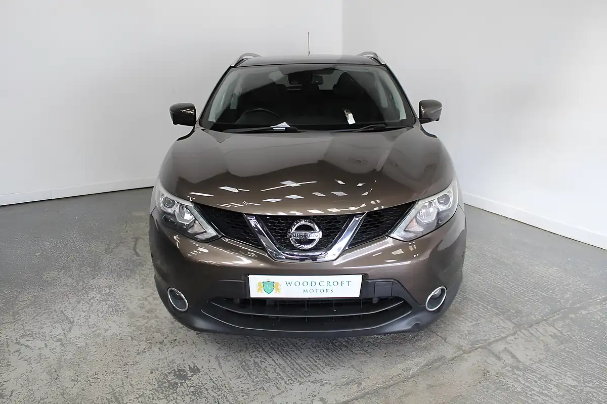 Used 2016 Nissan Qashqai Tekna Bronze - Interior and Exterior details 9