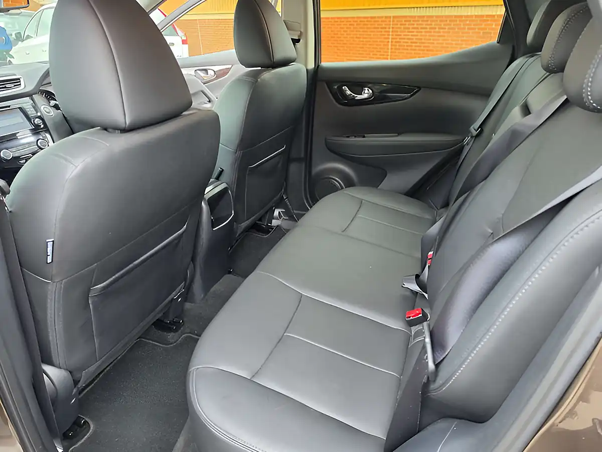 Used 2016 Nissan Qashqai Tekna Bronze - Interior and Exterior details 10