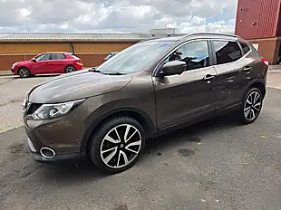 Used 2016 Nissan Qashqai Tekna Bronze - Interior and Exterior details 13