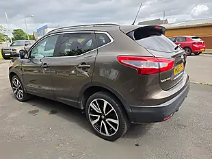 Used 2016 Nissan Qashqai Tekna Bronze - Interior and Exterior details 14