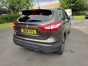 Used 2016 Nissan Qashqai Tekna Bronze - Interior and Exterior details 15