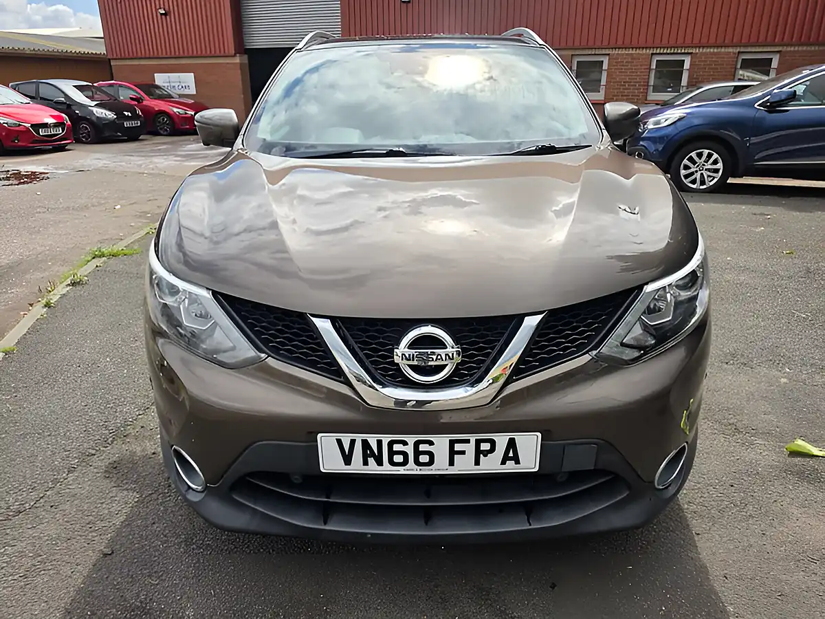 Used 2016 Nissan Qashqai Tekna Bronze - Interior and Exterior details 2