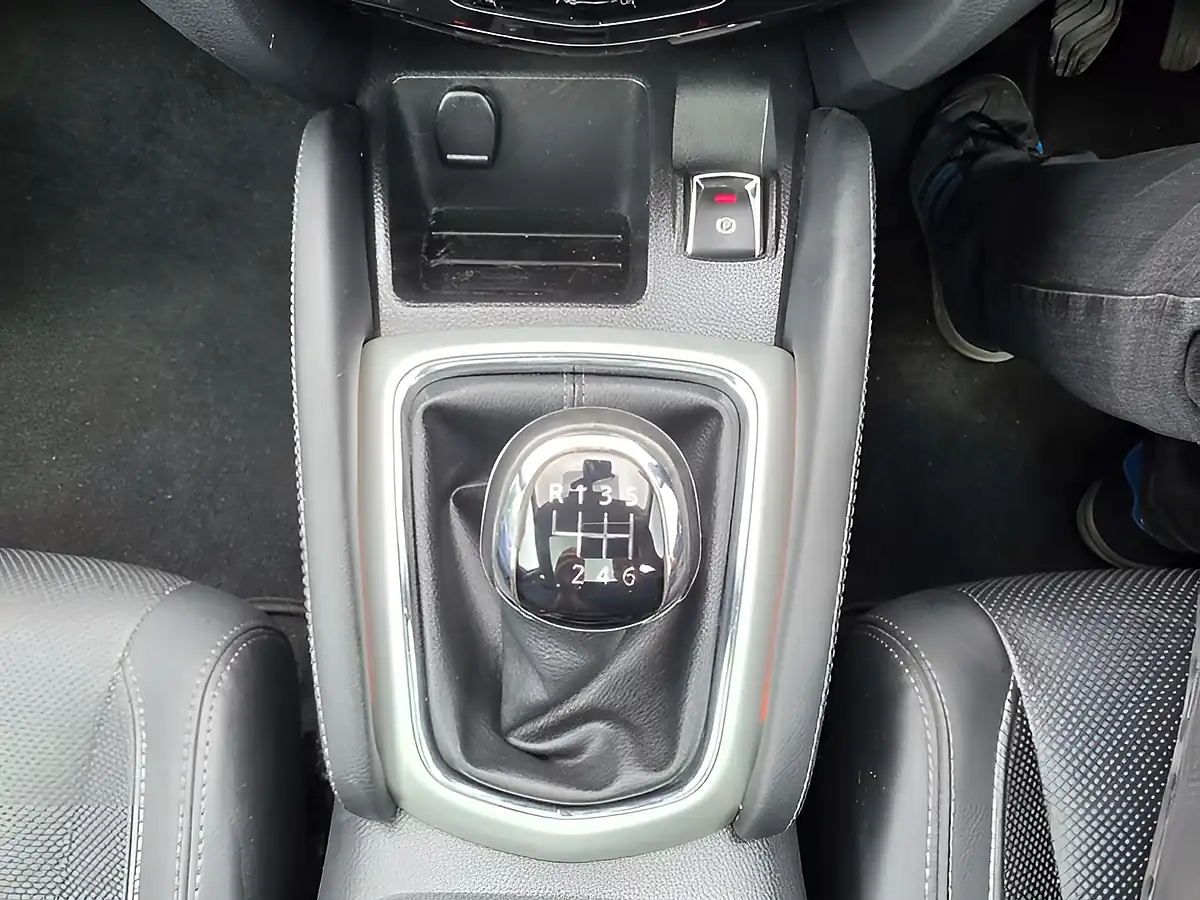 Used 2016 Nissan Qashqai Tekna Bronze - Interior and Exterior details 20