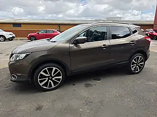 Used 2016 Nissan Qashqai Tekna Bronze - Interior and Exterior details 5