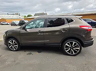 Used 2016 Nissan Qashqai Tekna Bronze - Interior and Exterior details 7