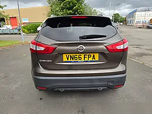 Used 2016 Nissan Qashqai Tekna Bronze - Interior and Exterior details 9