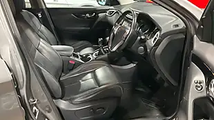 Used 2016 Nissan Qashqai Tekna Grey - Interior and Exterior details 8