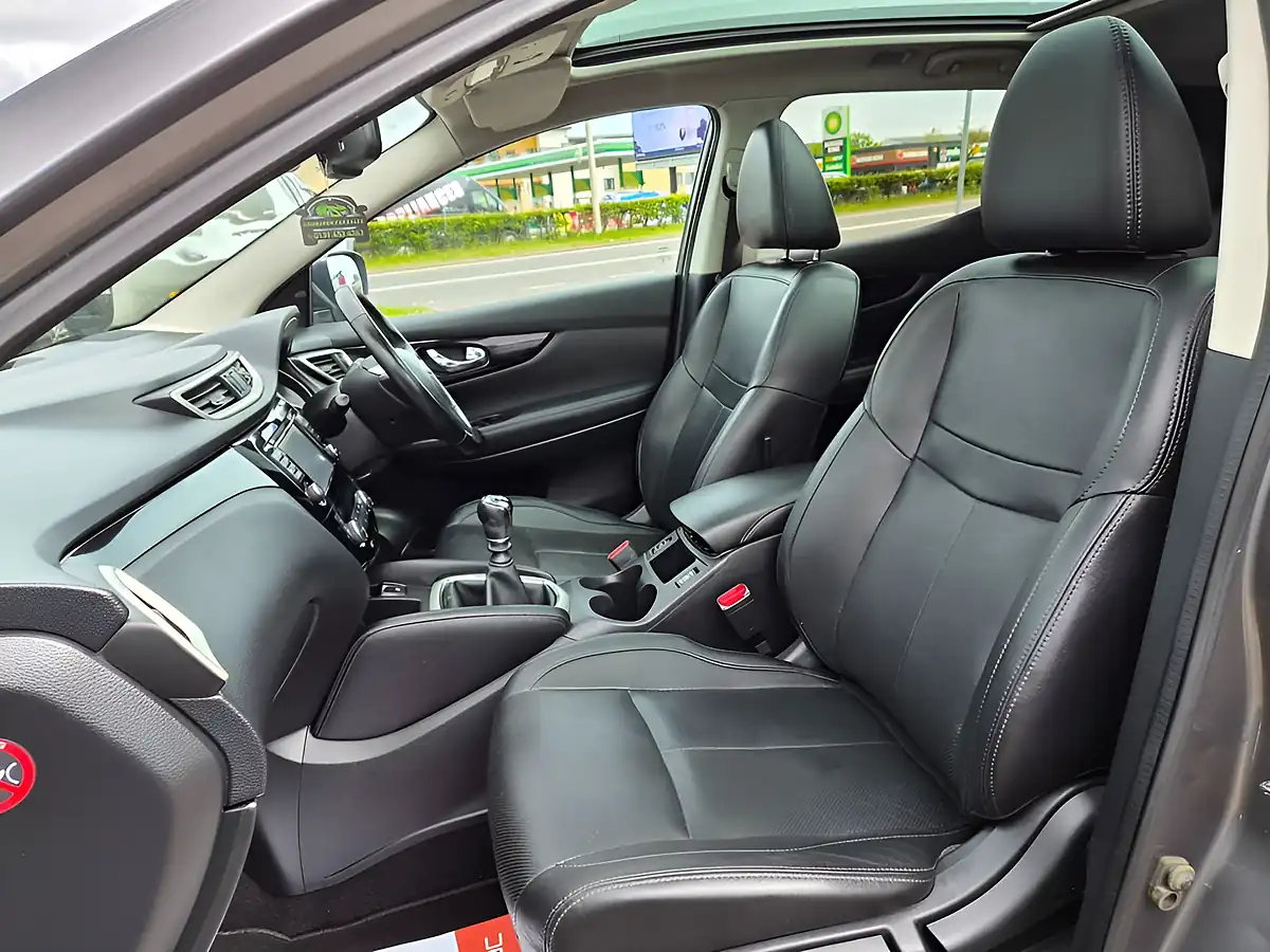 Used 2016 Nissan Qashqai Tekna Grey - Interior and Exterior details 17
