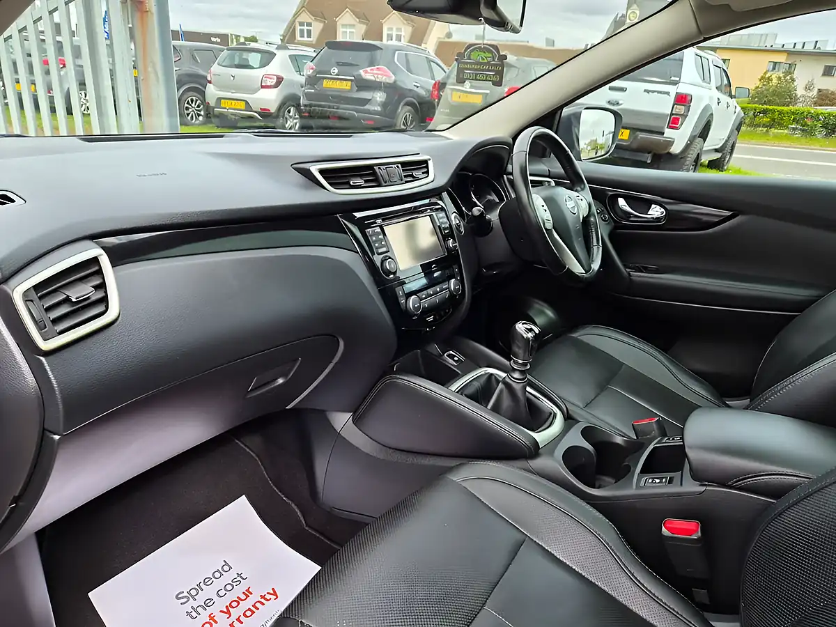 Used 2016 Nissan Qashqai Tekna Grey - Interior and Exterior details 18