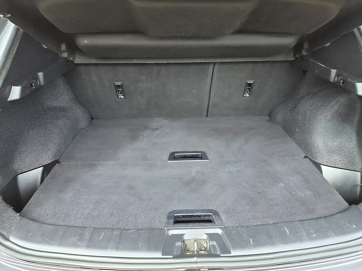 Used 2016 Nissan Qashqai Tekna Grey - Interior and Exterior details 19