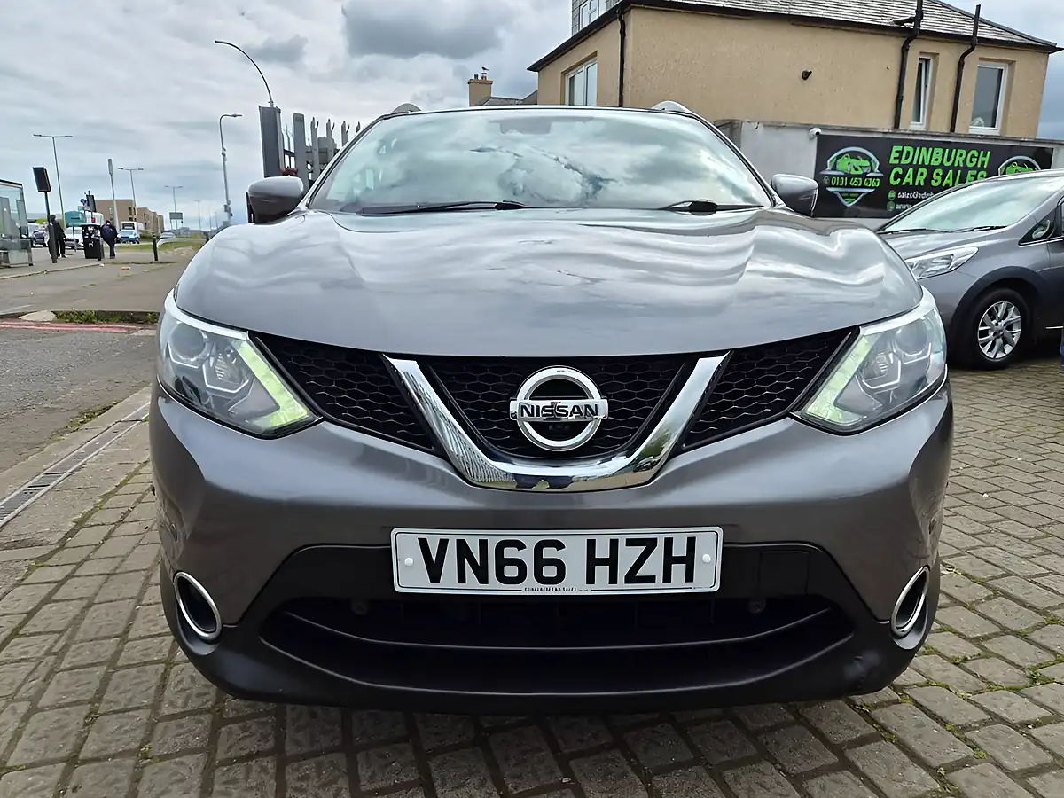 Used 2016 Nissan Qashqai Tekna Grey - Interior and Exterior details 2