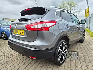Used 2016 Nissan Qashqai Tekna Grey - Interior and Exterior details 6