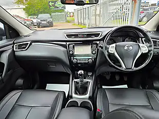 Used 2016 Nissan Qashqai Tekna Grey - Interior and Exterior details 9