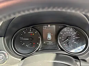 Used 2016 Nissan Qashqai Tekna Grey - Interior and Exterior details 15