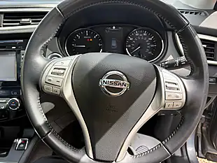 Used 2016 Nissan Qashqai Tekna Grey - Interior and Exterior details 16