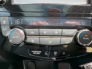 Used 2016 Nissan Qashqai Tekna Grey - Interior and Exterior details 18