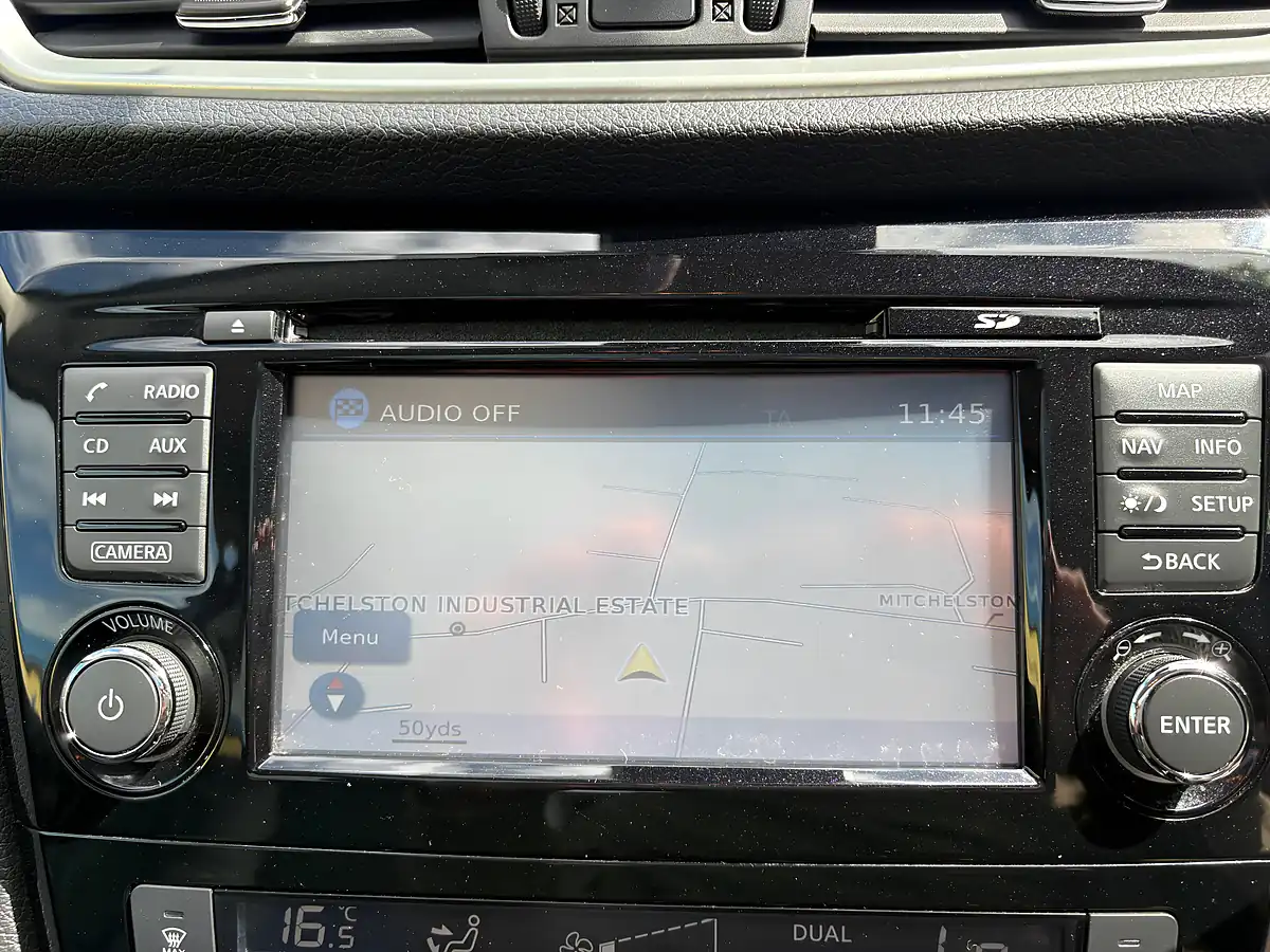 Used 2016 Nissan Qashqai Tekna Grey - Interior and Exterior details 19
