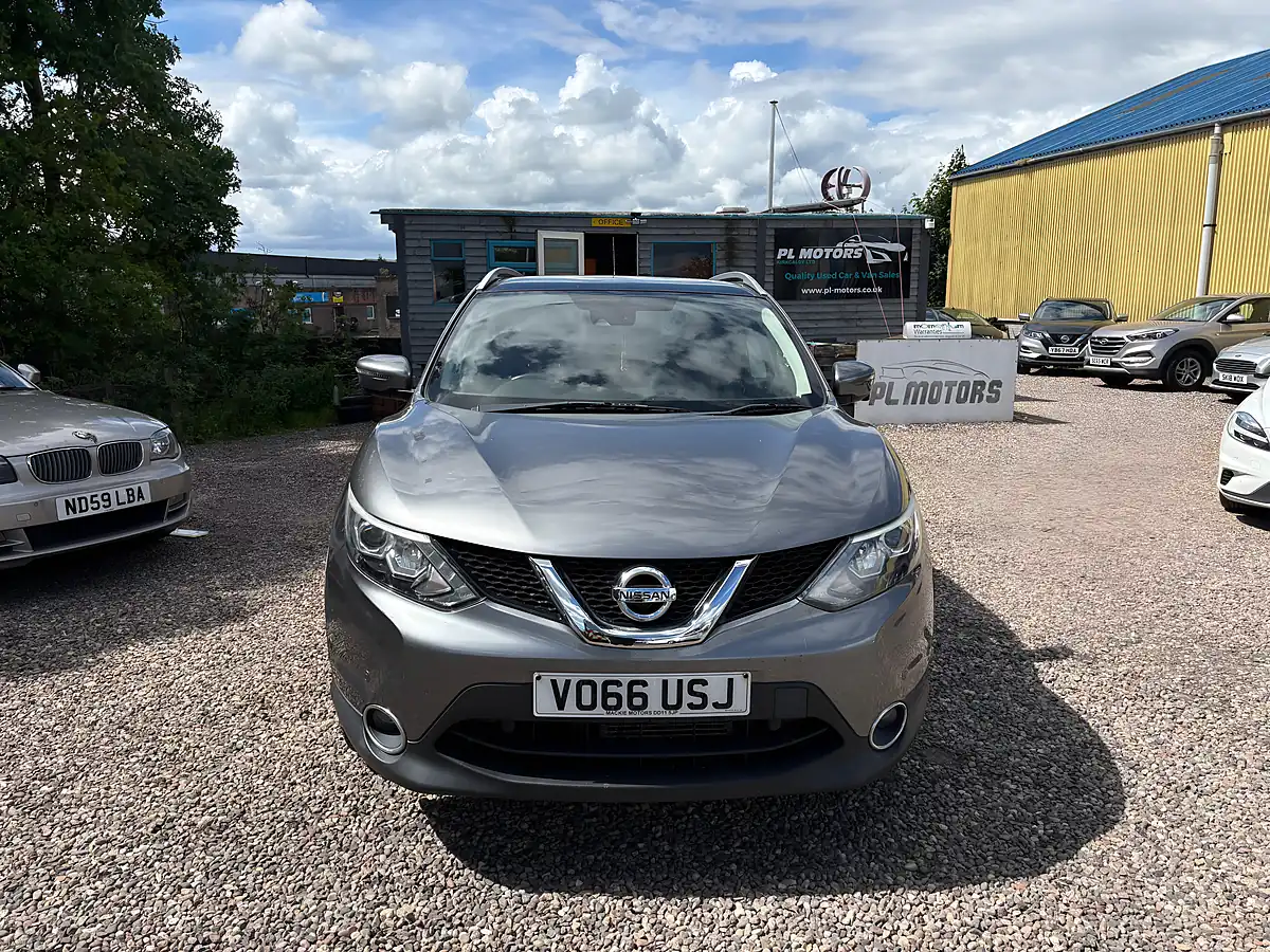 Used 2016 Nissan Qashqai Tekna Grey - Interior and Exterior details 2