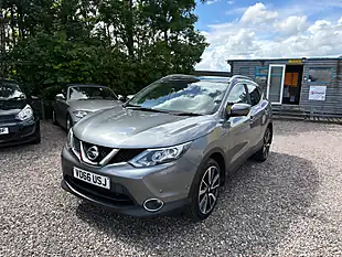 Used 2016 Nissan Qashqai Tekna Grey - Interior and Exterior details 3