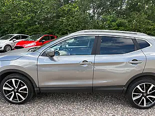 Used 2016 Nissan Qashqai Tekna Grey - Interior and Exterior details 4
