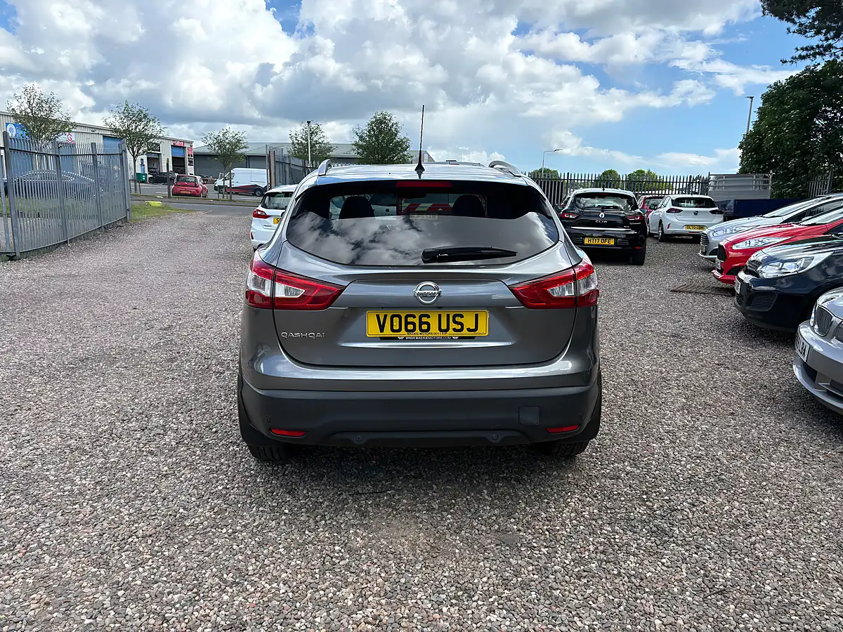 Used 2016 Nissan Qashqai Tekna Grey - Interior and Exterior details 6