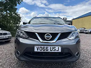 Used 2016 Nissan Qashqai Tekna Grey - Interior and Exterior details 9