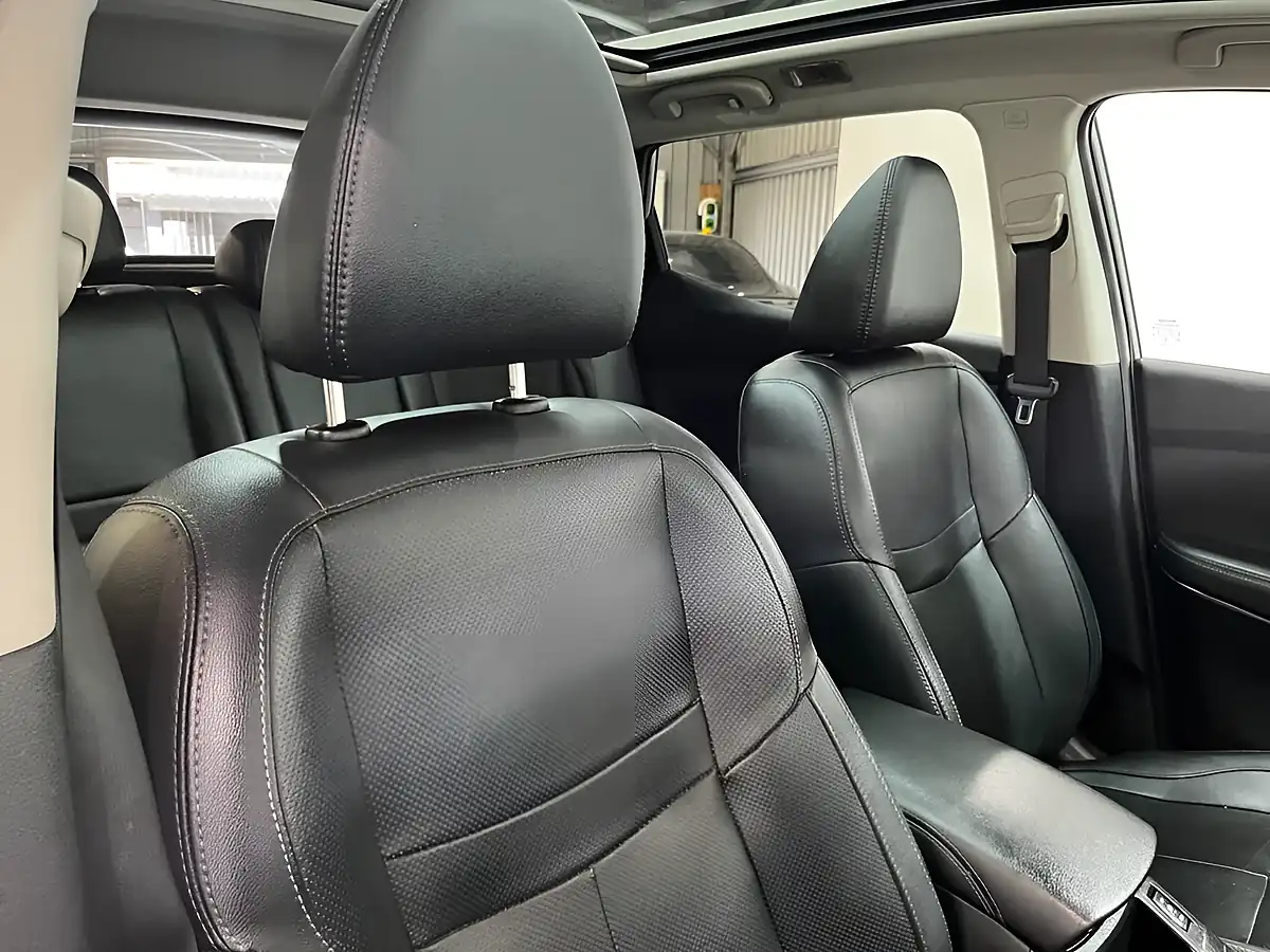 Used 2016 Nissan Qashqai Tekna Grey - Interior and Exterior details 12