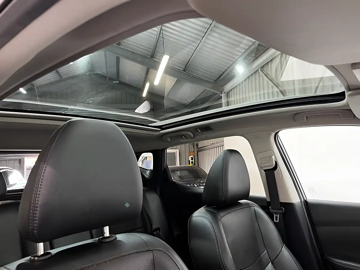 Used 2016 Nissan Qashqai Tekna Grey - Interior and Exterior details 14