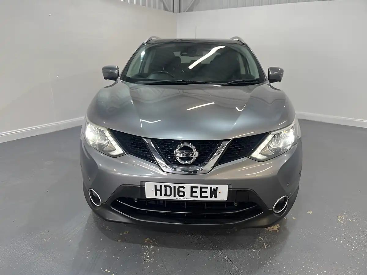 Used 2016 Nissan Qashqai Tekna Grey - Interior and Exterior details 2