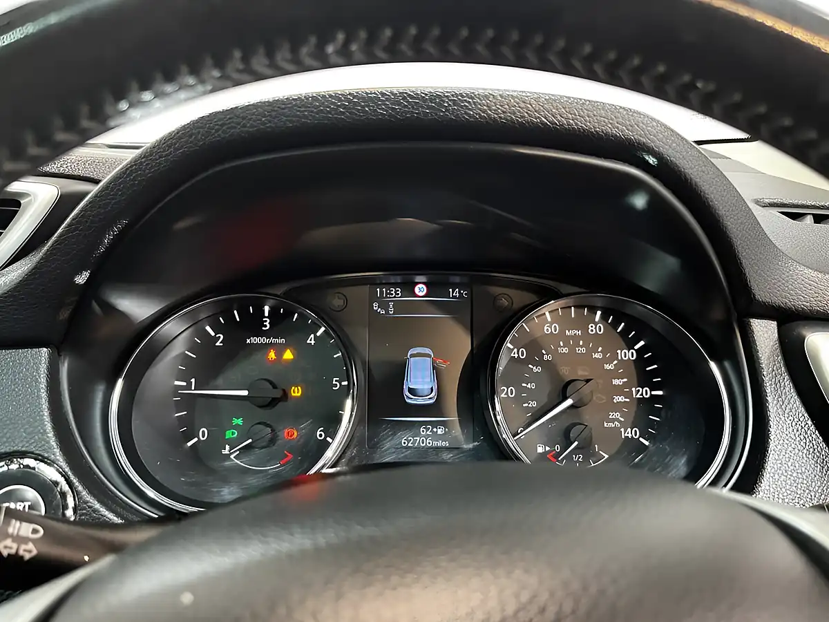 Used 2016 Nissan Qashqai Tekna Grey - Interior and Exterior details 20