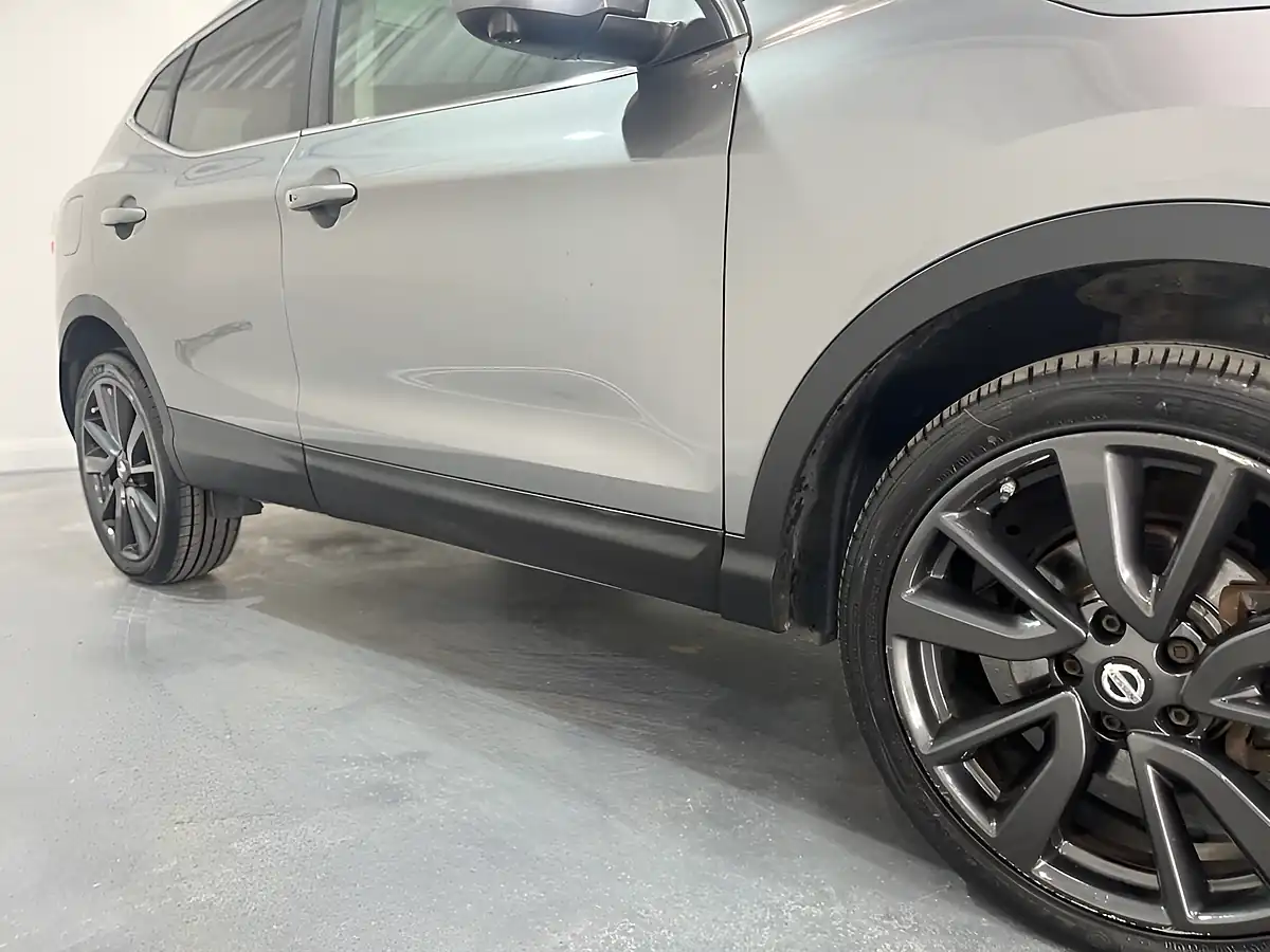 Used 2016 Nissan Qashqai Tekna Grey - Interior and Exterior details 4