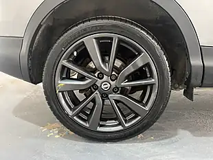 Used 2016 Nissan Qashqai Tekna Grey - Interior and Exterior details 5