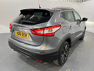 Used 2016 Nissan Qashqai Tekna Grey - Interior and Exterior details 7