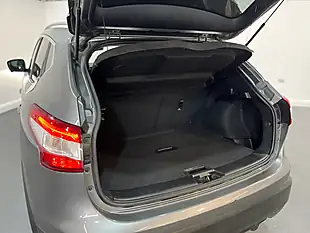 Used 2016 Nissan Qashqai Tekna Grey - Interior and Exterior details 8