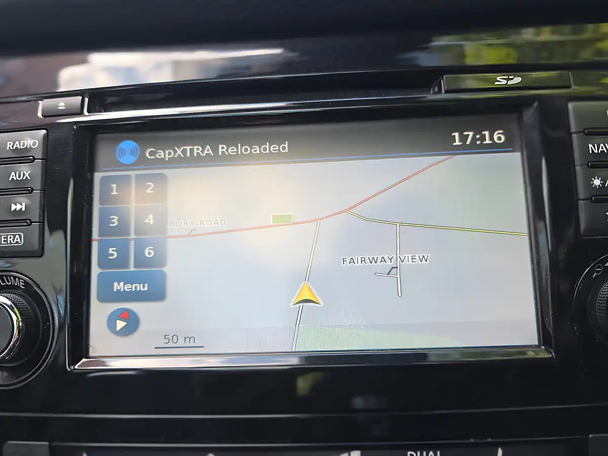 Used 2016 Nissan Qashqai Tekna Grey - Interior and Exterior details 15