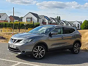 Used 2016 Nissan Qashqai Tekna Grey - Interior and Exterior details 3