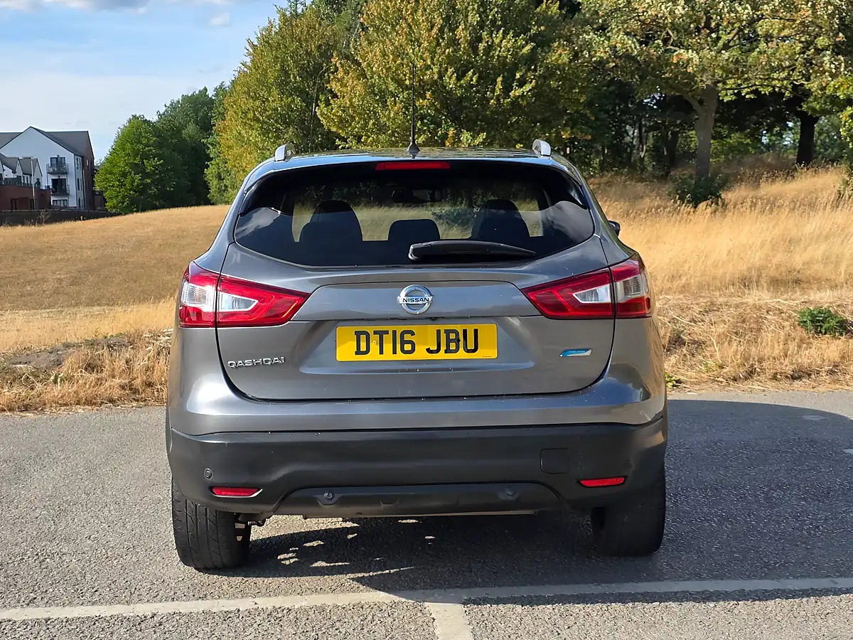 Used 2016 Nissan Qashqai Tekna Grey - Interior and Exterior details 6