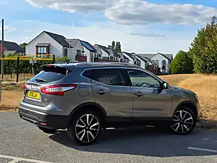 Used 2016 Nissan Qashqai Tekna Grey - Interior and Exterior details 7
