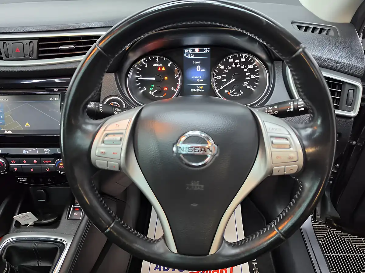 Used 2016 Nissan Qashqai Tekna Grey - Interior and Exterior details 10