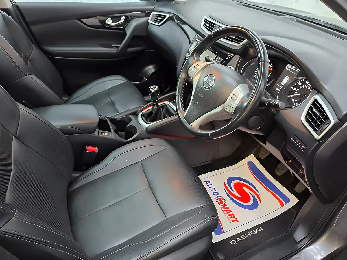 Used 2016 Nissan Qashqai Tekna Grey - Interior and Exterior details 13