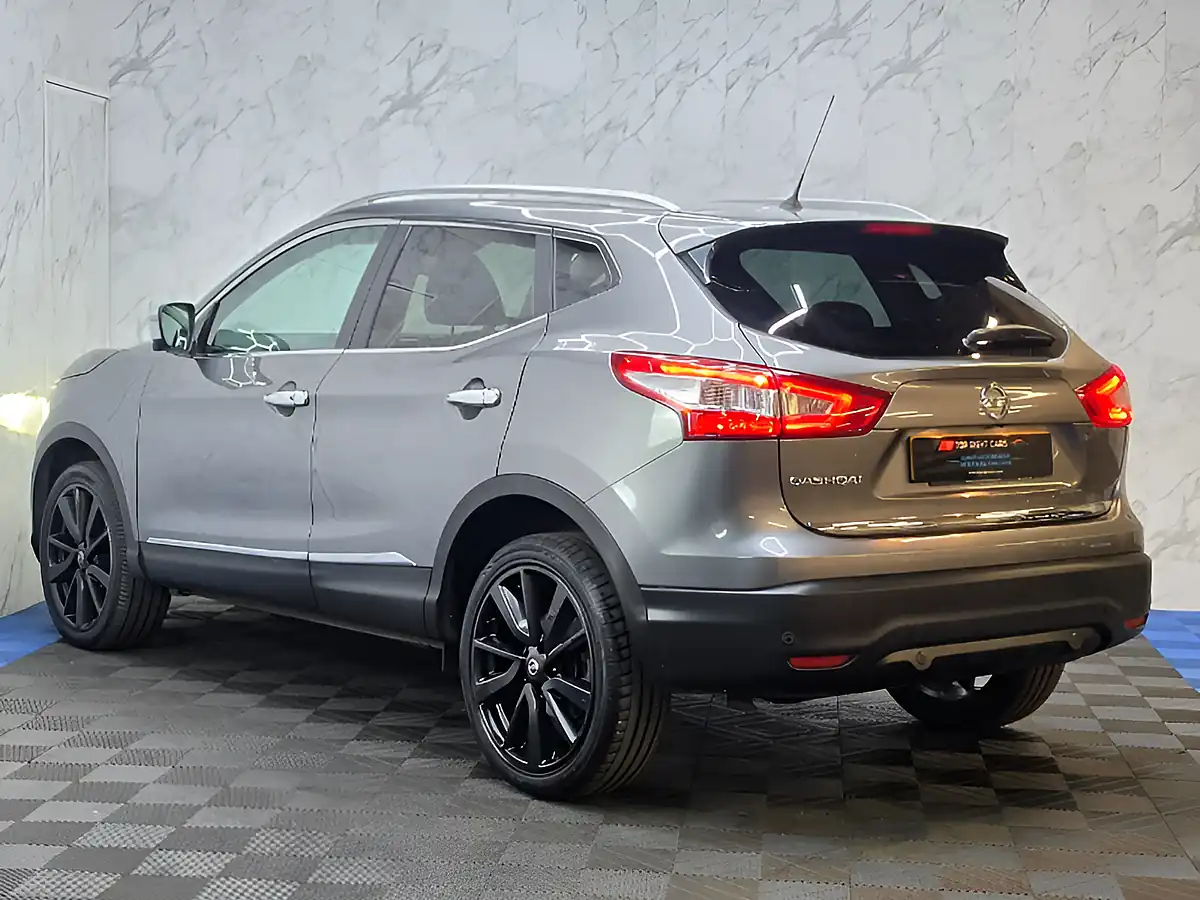 Used 2016 Nissan Qashqai Tekna Grey - Interior and Exterior details 7