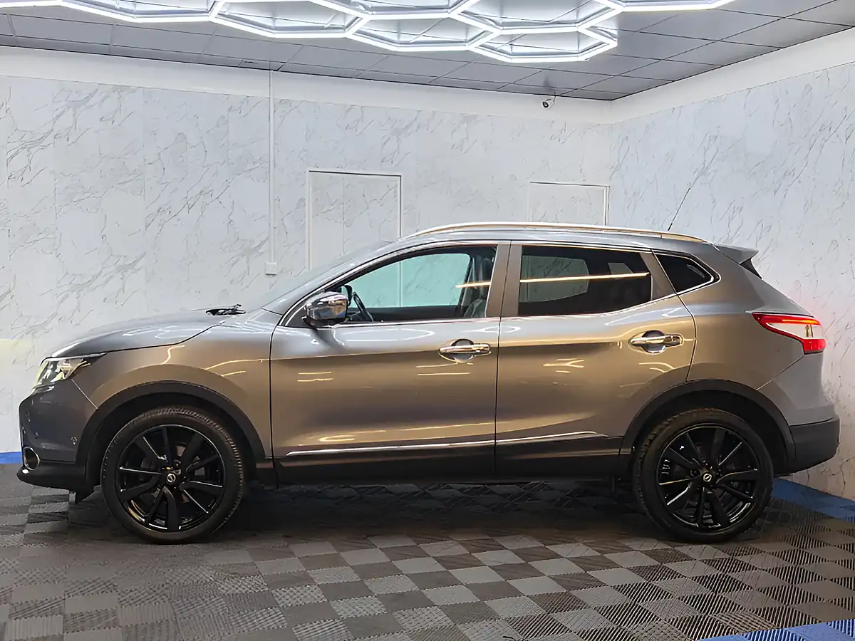 Used 2016 Nissan Qashqai Tekna Grey - Interior and Exterior details 8