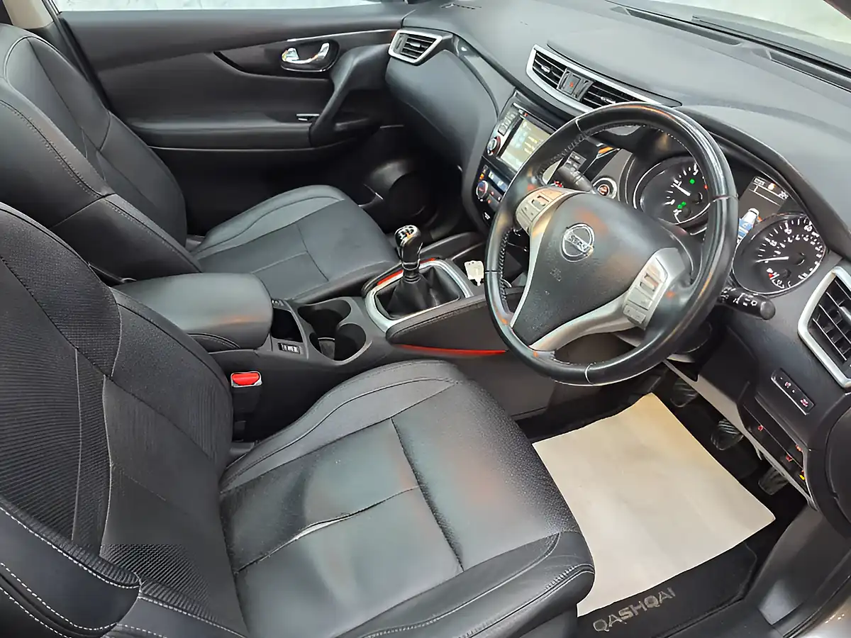 Used 2016 Nissan Qashqai Tekna Grey - Interior and Exterior details 13