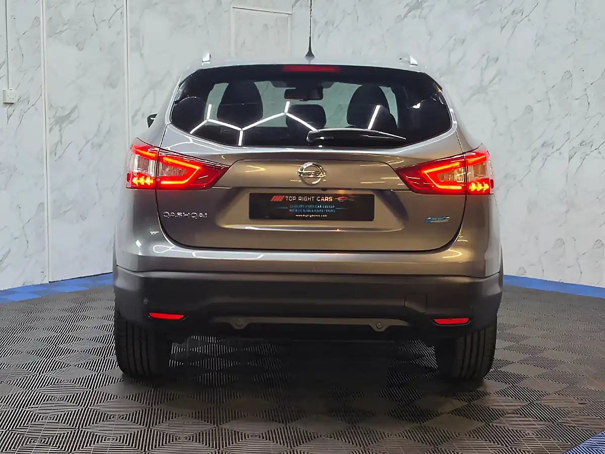 Used 2016 Nissan Qashqai Tekna Grey - Interior and Exterior details 6