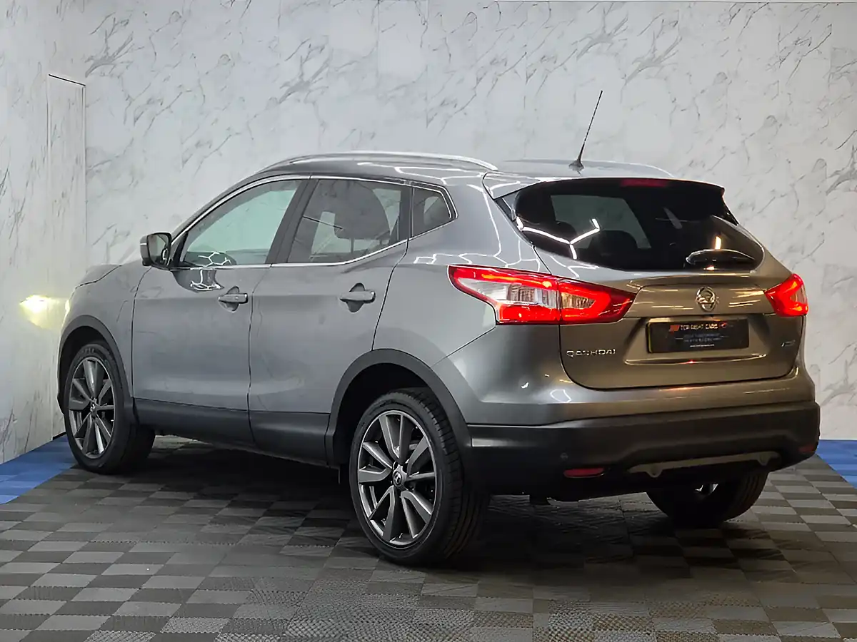 Used 2016 Nissan Qashqai Tekna Grey - Interior and Exterior details 7
