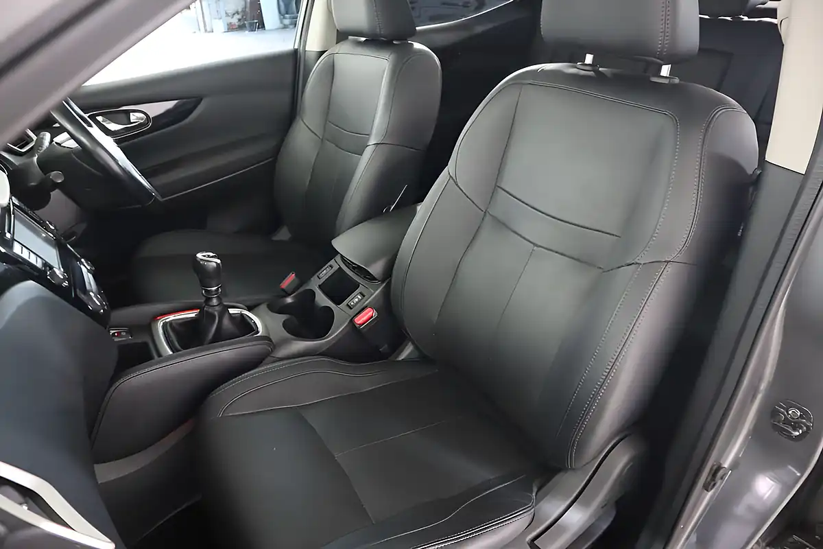 Used 2016 Nissan Qashqai Tekna Grey - Interior and Exterior details 12