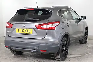 Used 2016 Nissan Qashqai Tekna Grey - Interior and Exterior details 4